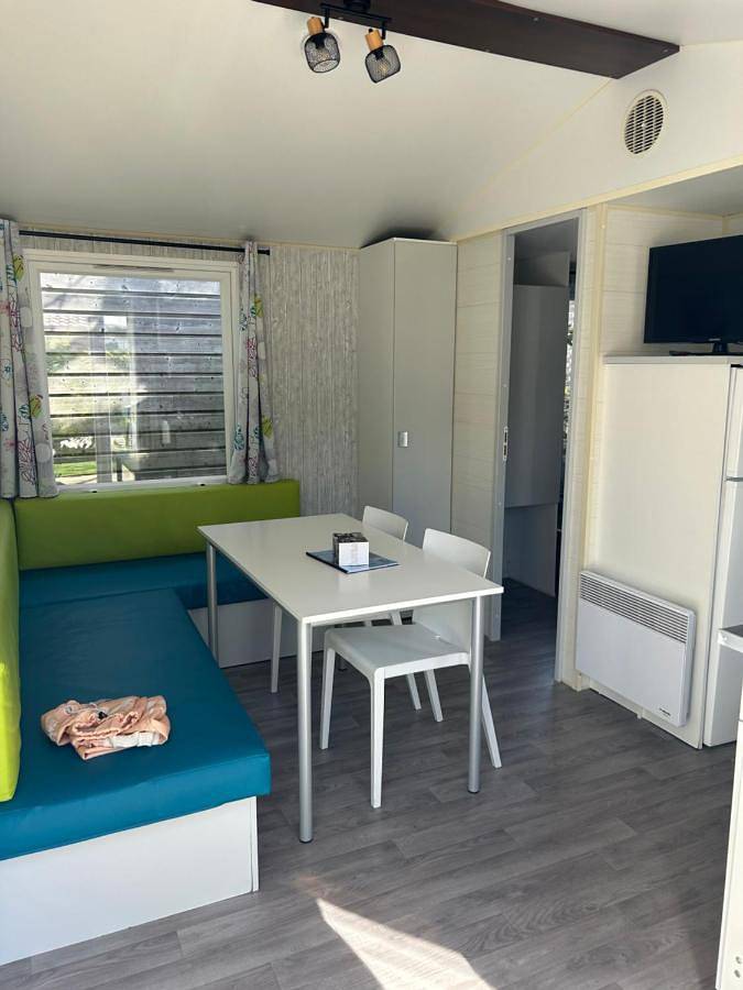 Camping pour 4 personnes, avec terrasse et piscine à Arès - 4