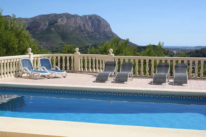 Villa pour 8 personnes, avec terrasse et jardin - 1