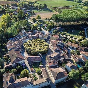 Gîte pour 4 personnes, avec vue et terrasse à Fourcès