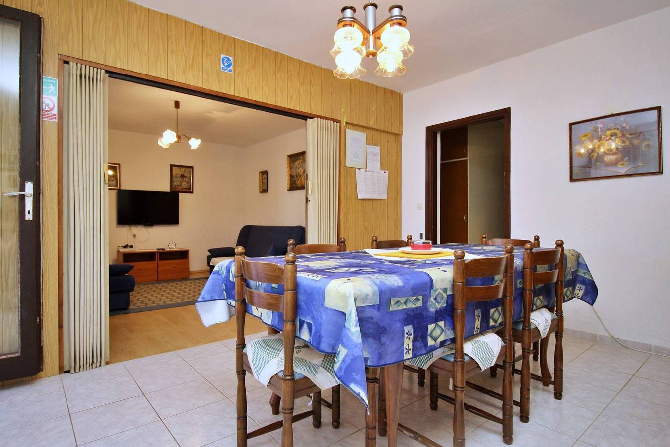 Ganze Wohnung, Apartment Andjela - mit Balkon, haustierfreundlich, Waschmaschine, privater Parkplatz, zwei Badezimmer in Silo (Krk), Krk