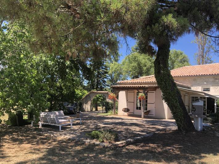 Gîte pour 6 personnes, avec piscine, adapté aux familles