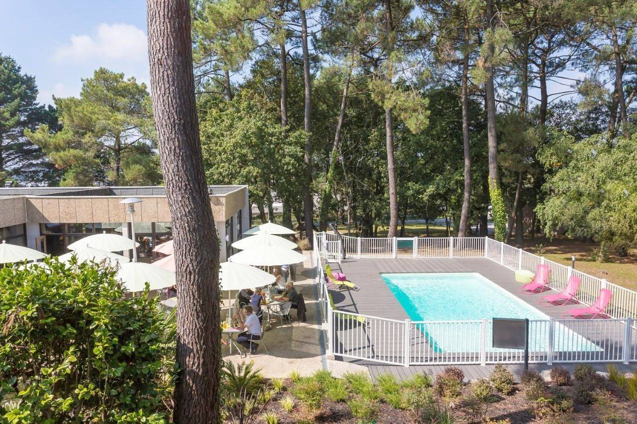 Hôtel pour 4 personnes avec terrasse in Caudan, Côte des Mégalithes
