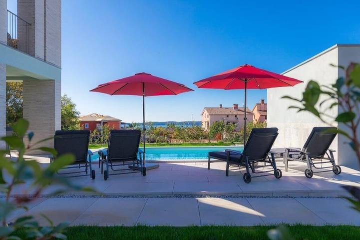 Villa für 6 Personen, mit Balkon und Garten sowie Sauna in Fazana