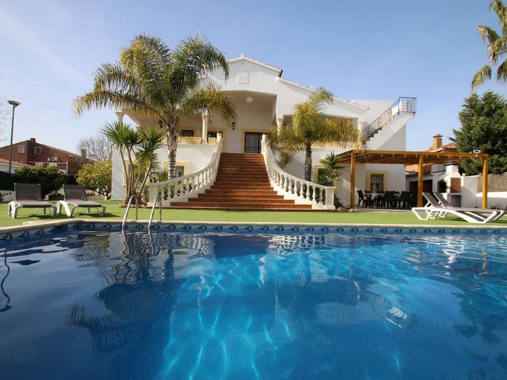 Villa pour 15 personnes, avec terrasse et jardin à Cambrils