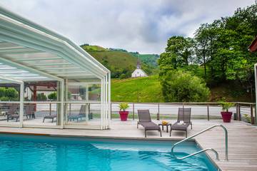 Gîte pour 4 personnes, avec balcon et jardin ainsi que jacuzzi et piscine à Estérençuby