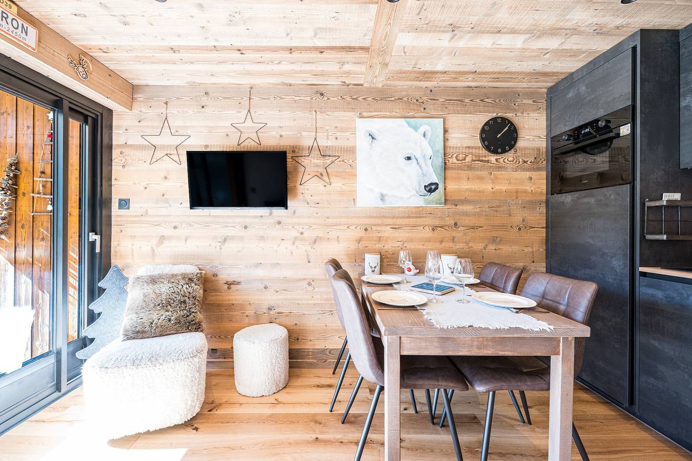 Ganze Wohnung, Appartement 'Centre Village La Clusaz' mit Bergblick, privater Terrasse und Wlan in La Clusaz, Annecy und Umgebung