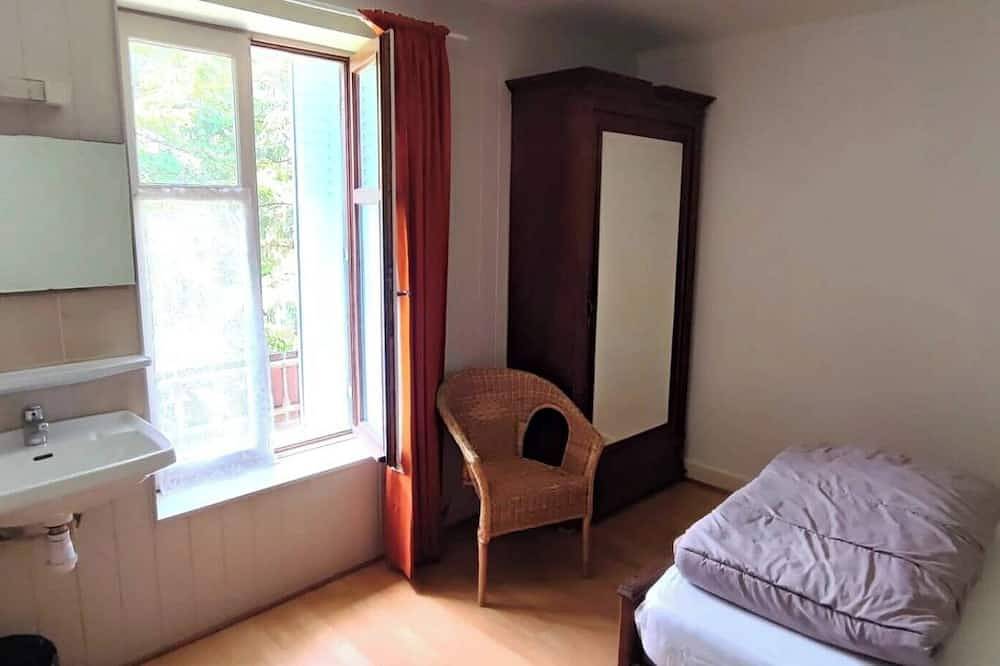 Entire apartment, Apartment Ancolie 6-8 persons in Ceillac, Queyras