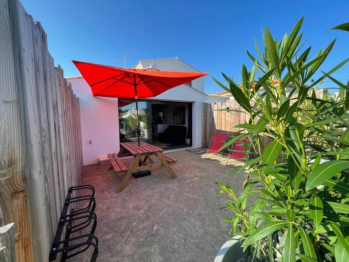 Location de vacances pour 4 personnes, avec terrasse et jardin dans Plage des Sableaux