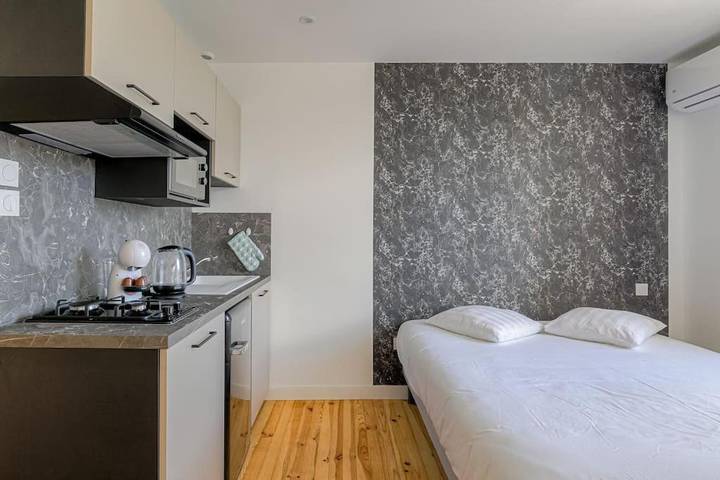 Gîte pour 2 personnes, avec vue et terrasse à Loyettes - 4