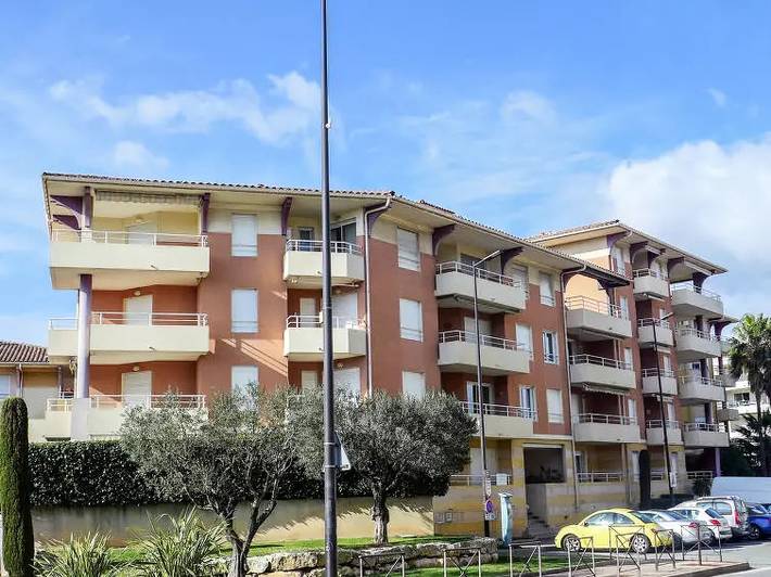 Gîte pour 4 personnes, avec terrasse dans Plage du Port Fréjus