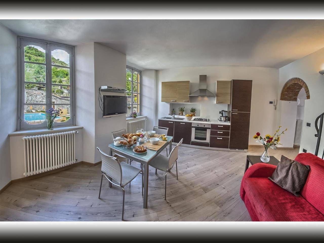 Villa Vinicia, pool, jacuzzi, airco in Domaso, Comer See