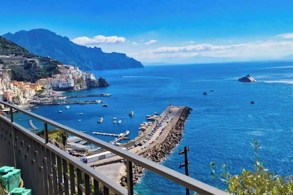 Villa for 9 People in Amalfi, Amalfi Coast