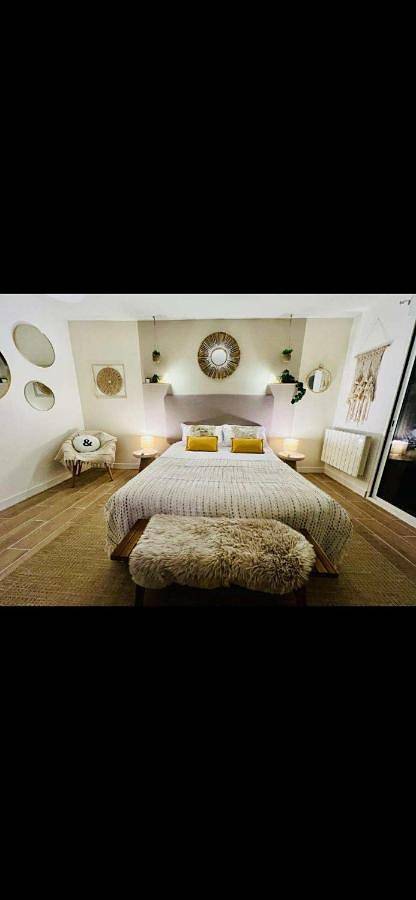 Chambre d’hôte pour 2 personnes, avec Balcon et Jacuzzi ainsi que Terrasse et Jardin à Calais