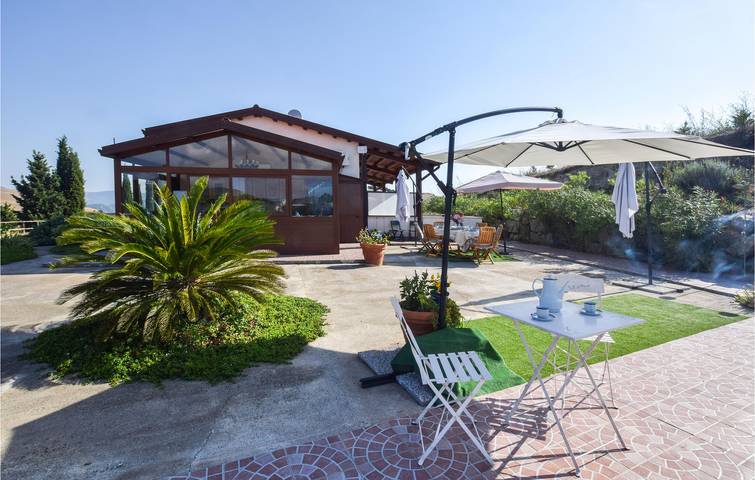 Casa vacanza per 12 persone a Caccamo