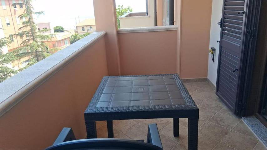 Gîte pour 7 personnes, avec balcon et vue, adapté aux familles à Melito di Porto Salvo - 4