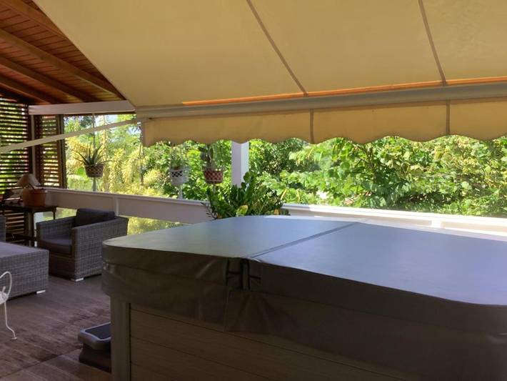 Location de vacances pour 4 personnes, avec jardin et jacuzzi à Gourbeyre