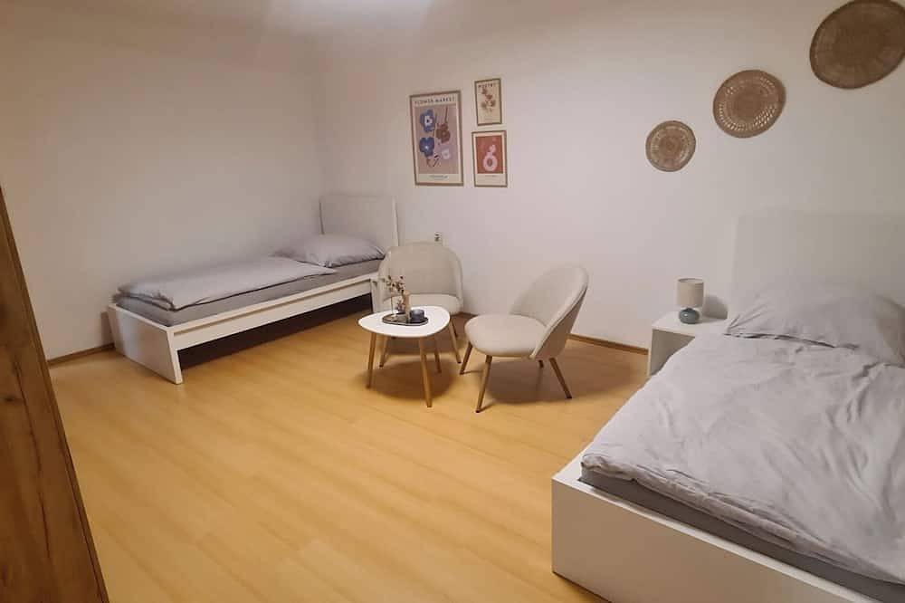 Ganze Wohnung, Merci Ferienwohnung in Niestetal, Hessisches Bergland
