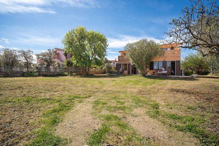 Appartement entier, Appartement 'Nibaru 1 Mare' avec terrasse partagée, jardin partagé et Wi-Fi in Spiaggia di Budoni (Budoni), Budoni