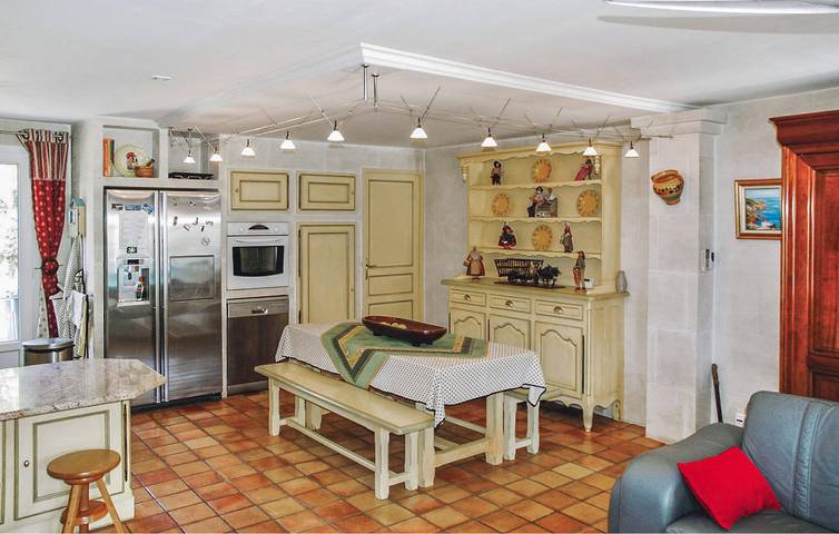 Gemütliche Ferienwohnung mit Pool, WLAN und Parkplatz in der Nähe von Boulbon in Boulbon, Arles und Umgebung