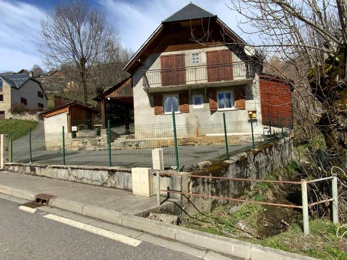 Location de vacances pour 6 personnes, avec Balcon ainsi que Terrasse et Vue à Poubeau