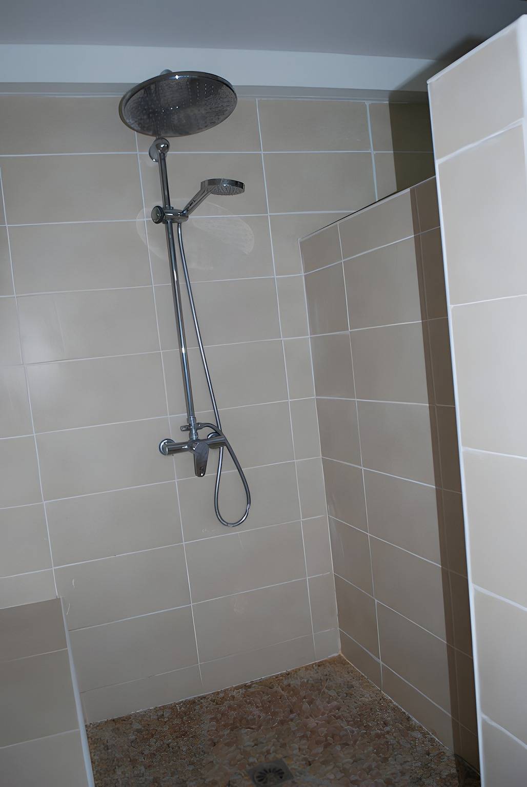 Room 'Domaine De La Barthe - Rose Room' with Pool, Shared Terrace and Wi-Fi in Garrey, Dax region