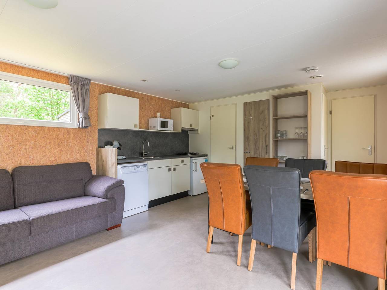 Chalet with covered terrace on campsite with pool in North Brabant