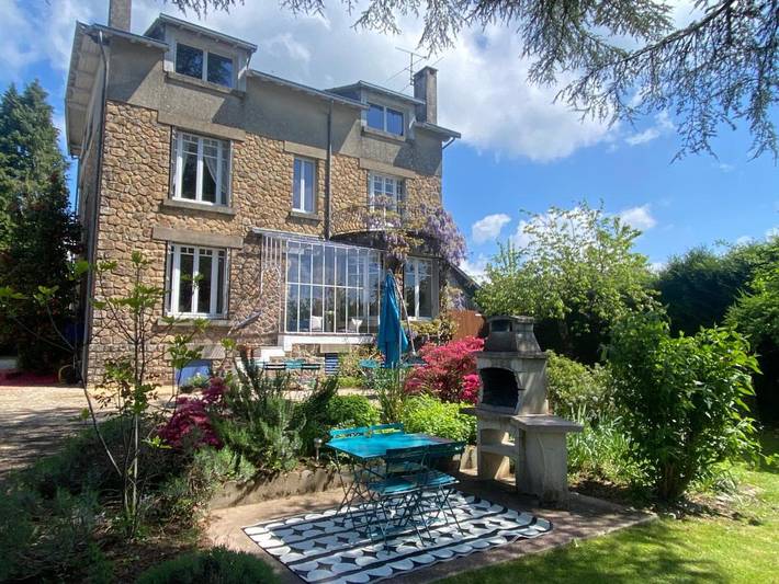 Chambre d’hôte pour 4 personnes, avec Terrasse ainsi que Jardin et Piscine en Corrèze