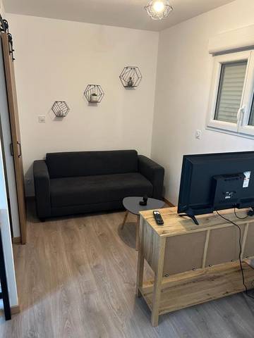 Location de vacances pour 4 personnes, avec jardin et piscine, animaux acceptés à Douzens