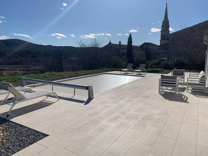 Location de vacances pour 8 personnes, avec piscine ainsi que vue et jardin à Saint-André-de-Cruzières - 3