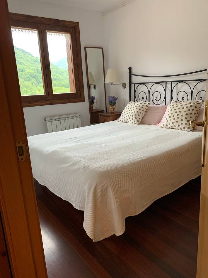 Hel lejlighed, Apartment "El Mirador de Llanars" with Access to Ski Slopes & Mountain View in Llanars, Katalonske Pyrenæerne