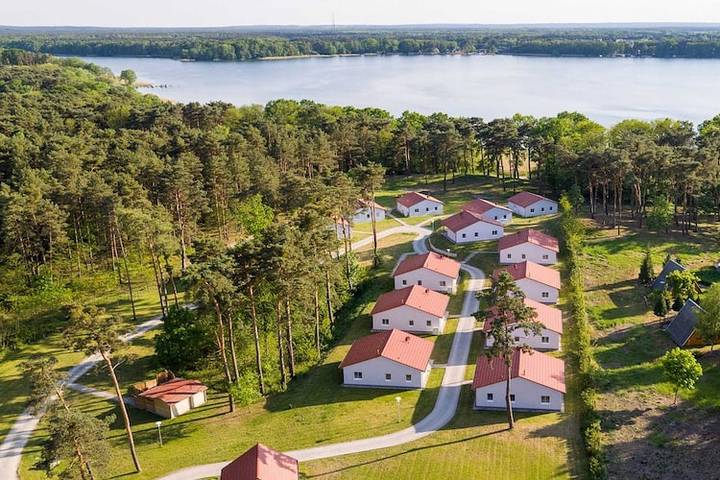 Ferienhaus für 6 Personen, mit Terrasse und Sauna am Storkower See