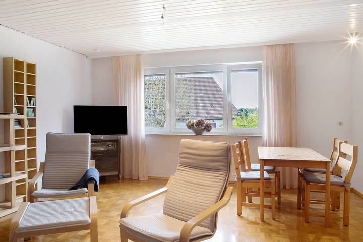 Holiday Home "Bikerhäusle" with Private Garden & Wi-Fi in Gerstetten, Stuttgart Region