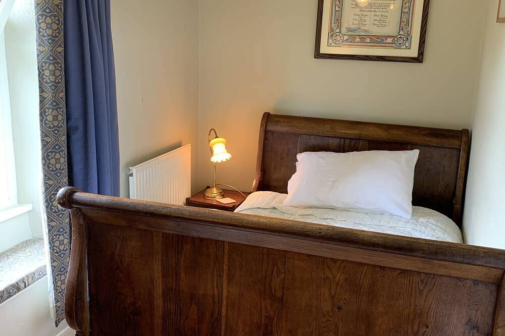 Unique Bed & Breakfast with stunning views in Powys