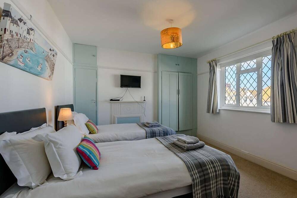 3 Bed in Bexhill On Sea (oc-bt037) in Bexhill, East Sussex