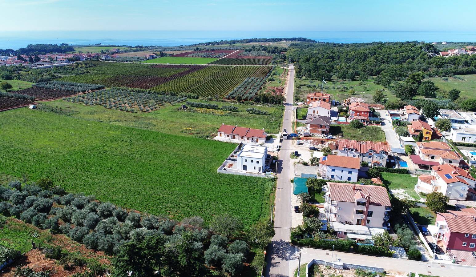 Kamer met een terras Novigrad S-6951-a in Novigrad, Mareda
