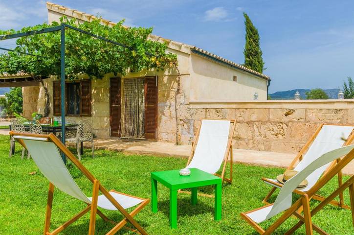 Villa 'Son Sabater Es Moli Nou' with Private Pool, Private Terrace and Wi-Fi in Sa Pobla, North Majorca