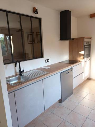 Gîte pour 4 personnes, avec terrasse et piscine à Saint-Julien-de-Cassagnas