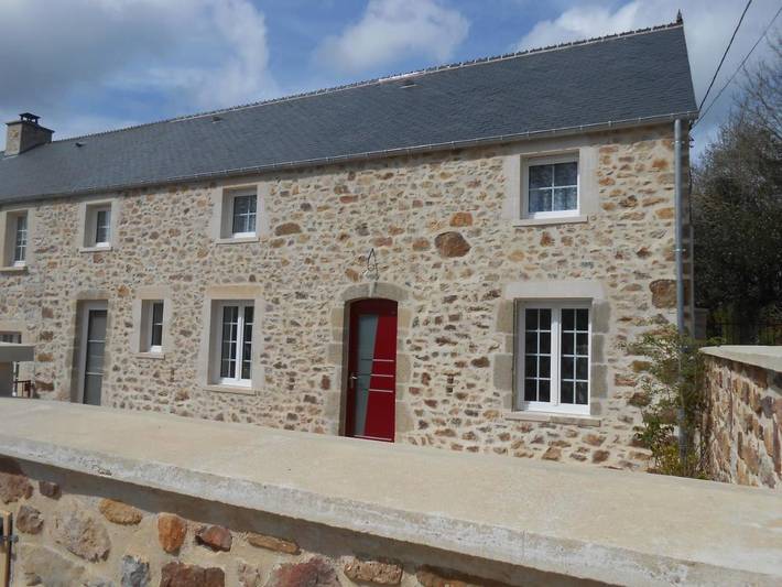 Location de vacances pour 7 personnes, avec vue et jardin à Brix