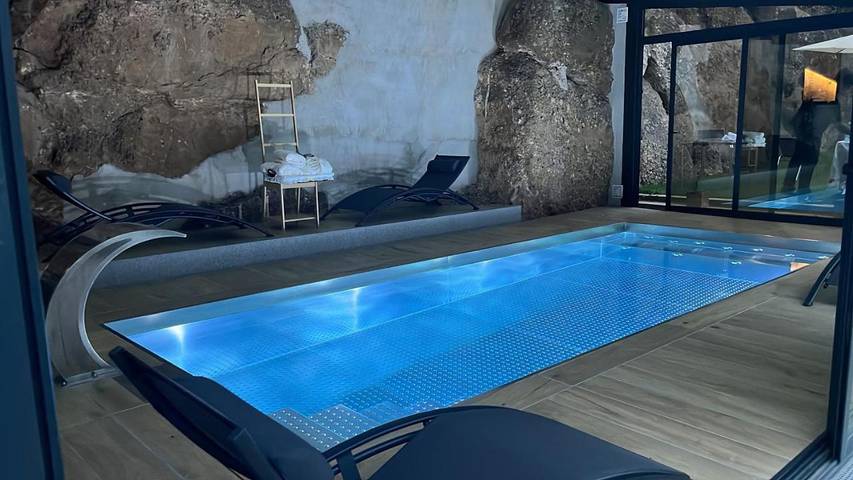 Hôtel pour 2 personnes, avec jardin ainsi que piscine et vue à Berga - 4