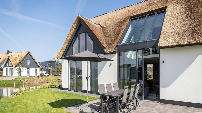Villa voor 6 personen, with terras and tuin as well as sauna in De Koog