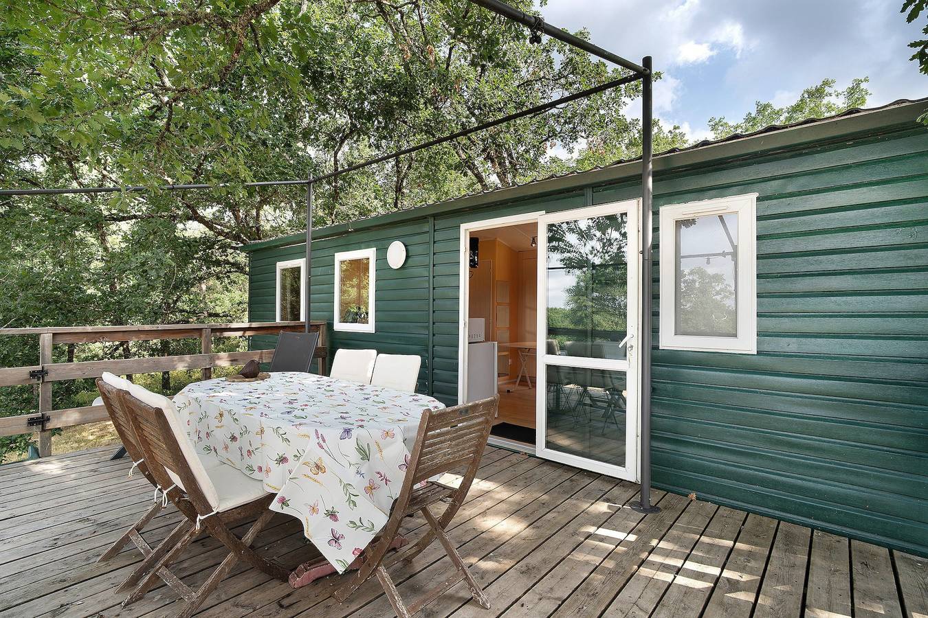 Bungalow « À l'Orée des Bois » avec piscine partagée, Wi-Fi et climatisation in Monfaucon, Périgord Pourpre