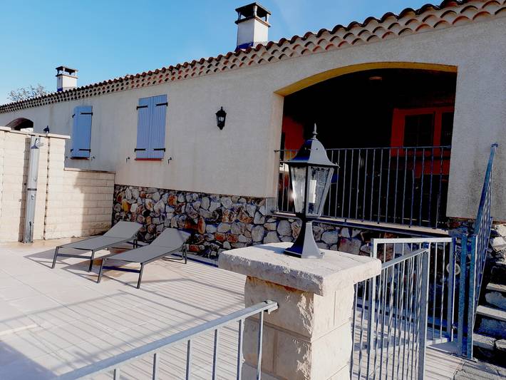 Gîte pour 6 personnes, avec piscine à Les Vans