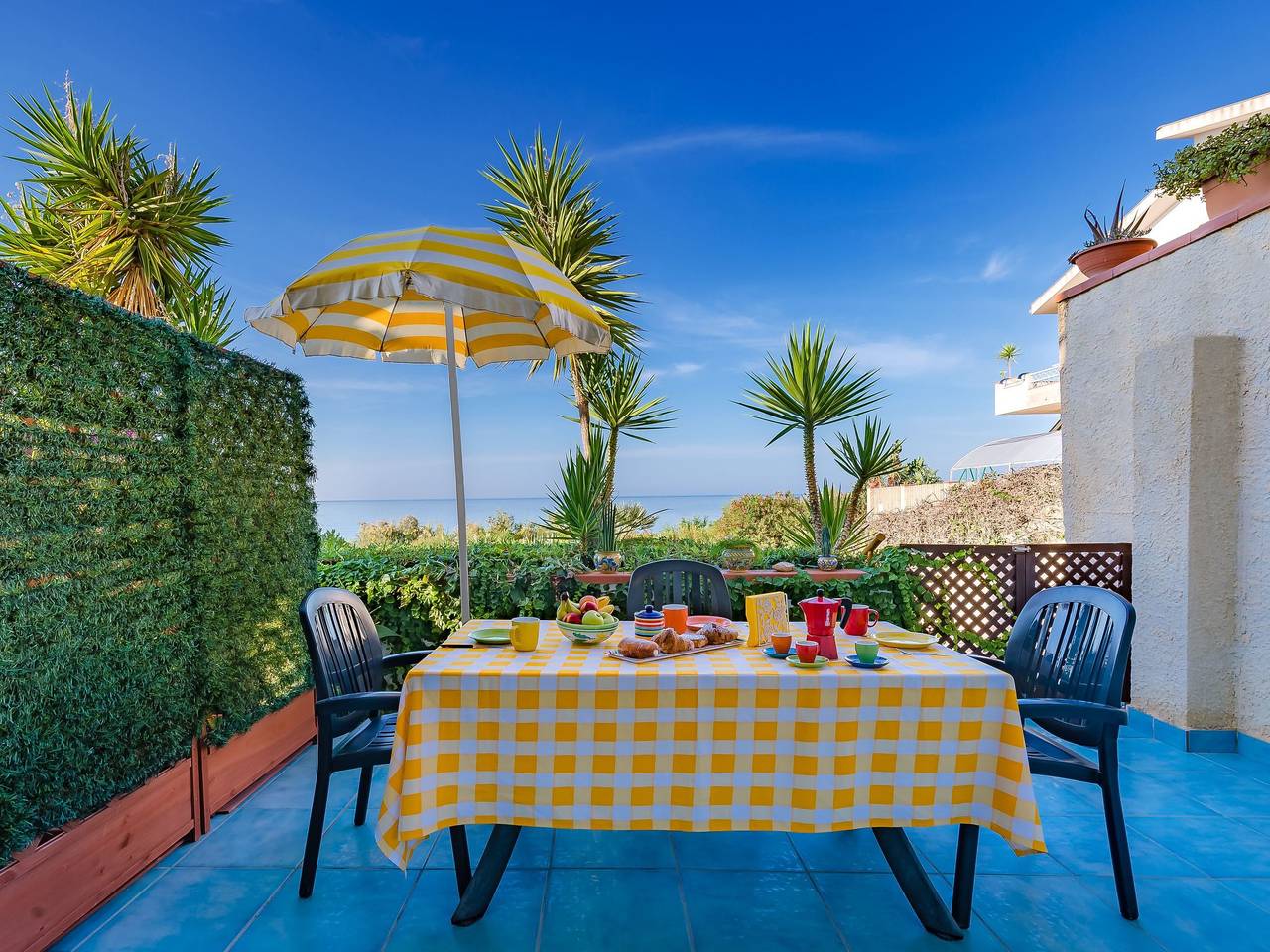 Entire apartment, Ruhige Ferienwohnung in Sciacca mit Terrasse, Garten und Grill und Meerblick in Localita San Giorgio, Sciacca