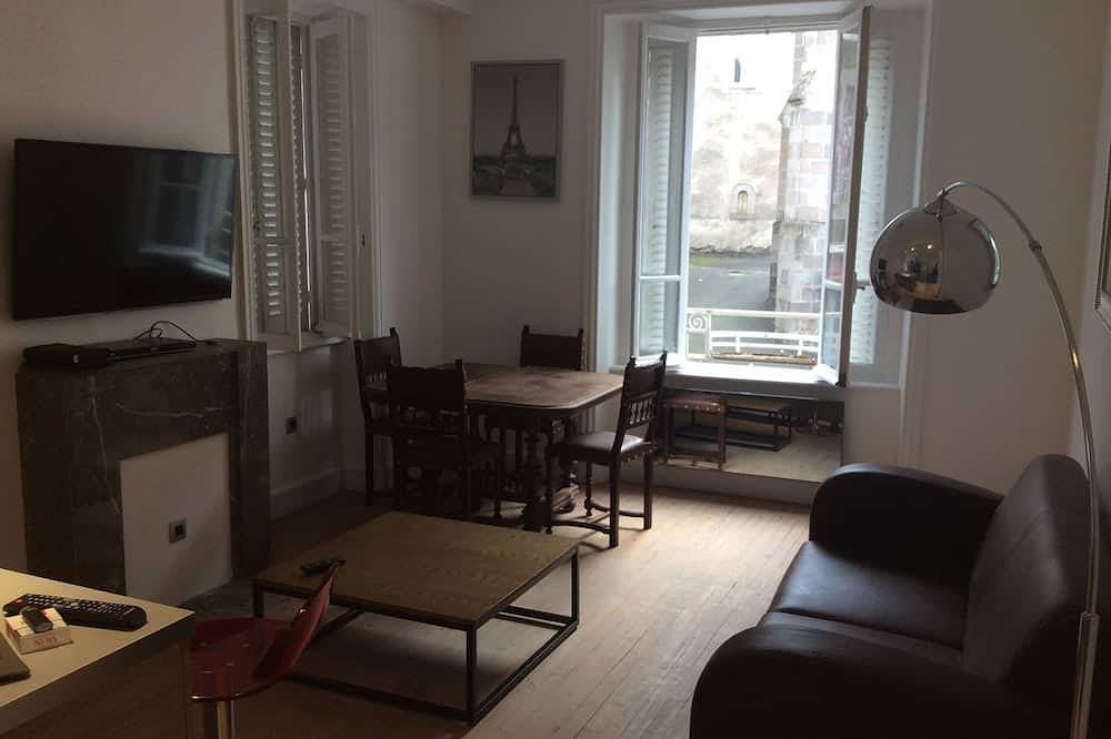 Appartement entier, Appartement moderne tous confort in Condat, Parc naturel régional des Volcans d'Auvergne