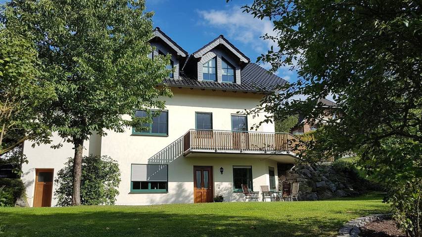 Ferienwohnung für 4 Personen, mit Terrasse und Garten in Adenau