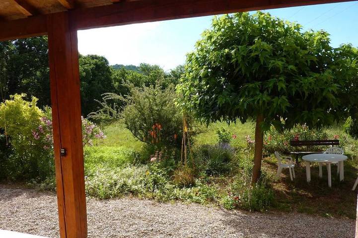 Gîte pour 4 personnes, avec jardin et terrasse à Salasc