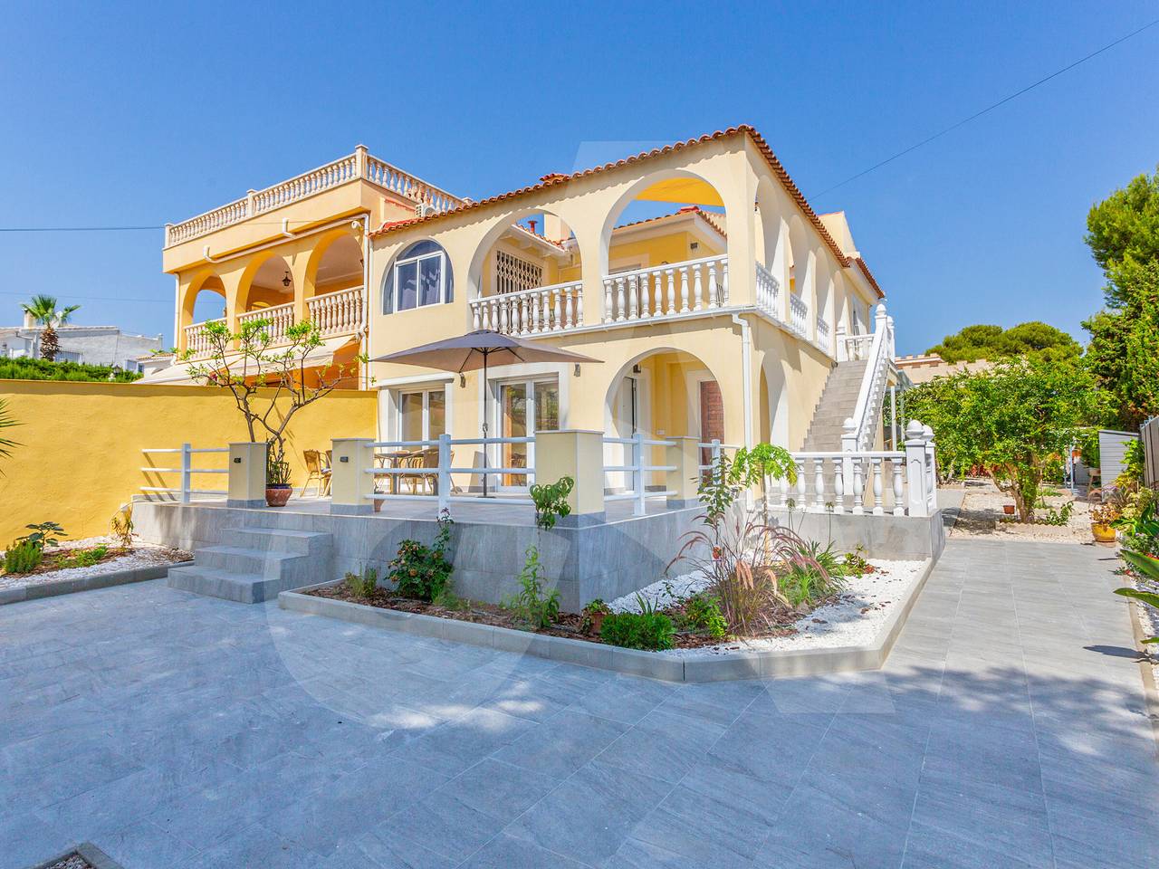Villa méditerranéenne à Torrevieja avec piscine et sauna in Los Balcones, Orihuela