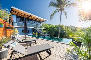 Gîte pour 2 personnes, avec jardin ainsi que piscine et terrasse aux Avirons