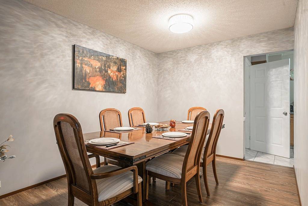 Entire house, 6 Br/3Ba, All Queen Beds, Central location in Calgary, Kanadische Rocky Mountains