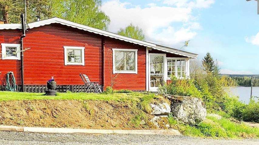 Ferienhaus für 4 Personen, mit Ausblick und Terrasse sowie Garten in Dalarna